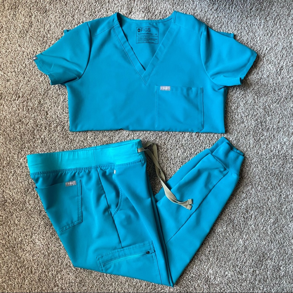 ❌Sold❌ Figs Scrubs in Teal (XS)